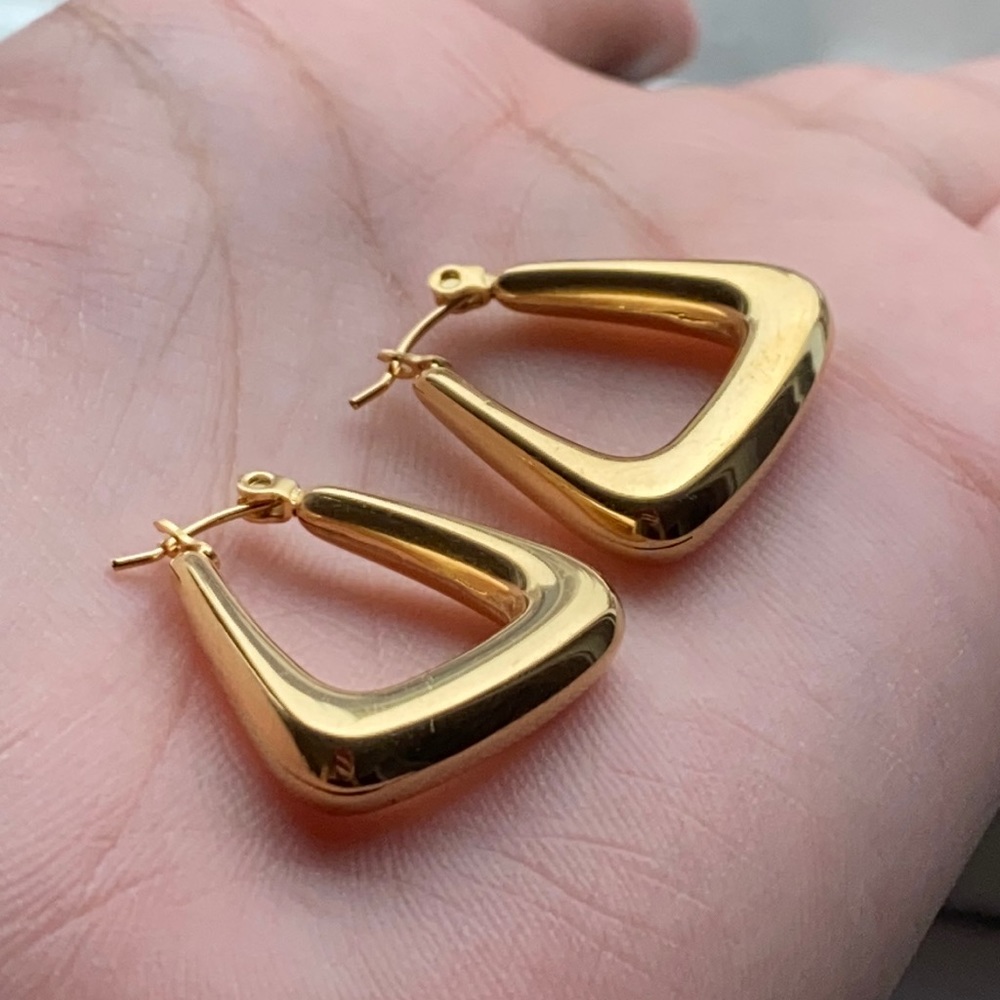 💍Gold Plated Chunky Hoop Earrings💍 - Picture 2 of 4